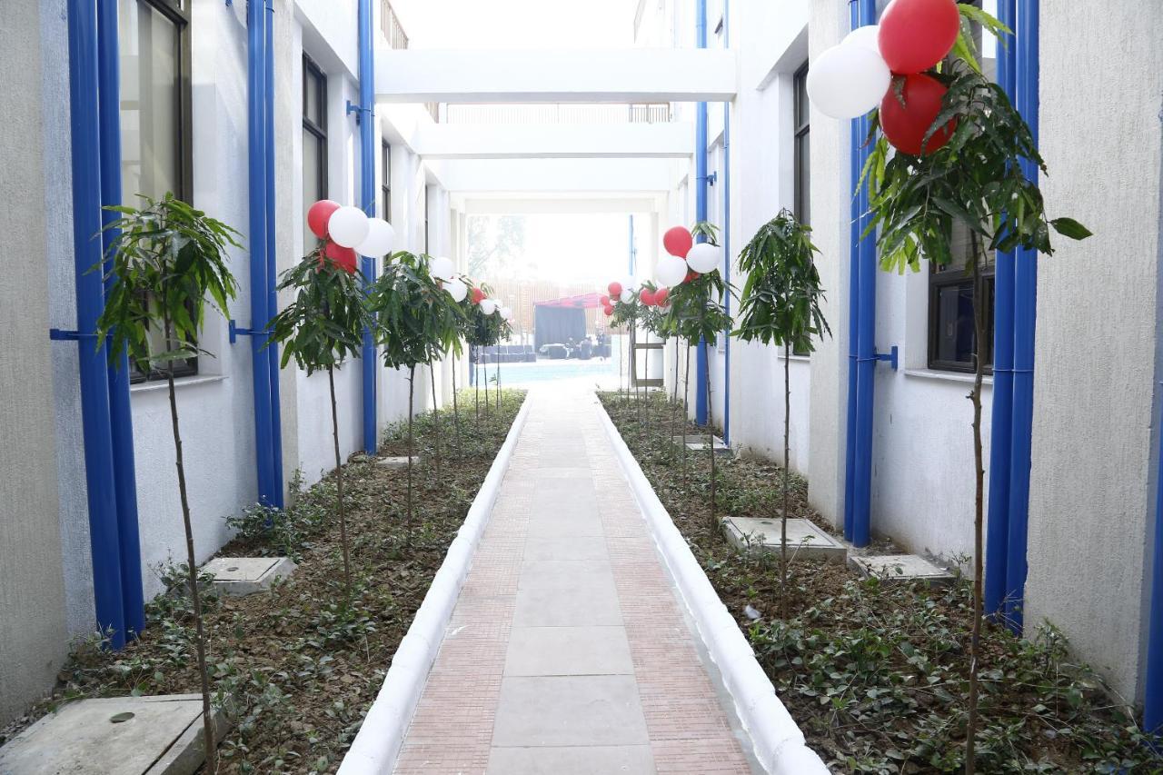 Tdi Club Retreat Otel Kharar Dış mekan fotoğraf